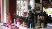 Galeri di Pasar Gabusan (indonesiabox.com)