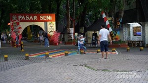Pasar Seni yang Tidak Pernah Mati