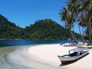 Pasumpahan Island, Maldives dari Sumatera Barat