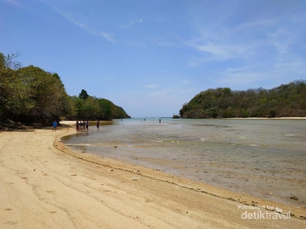 Pelestarian Pantai  di  Malang  Ini Patut Ditiru