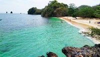 Pantai Tiga Warna, Sumbermanjing Wetan Malang