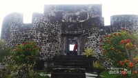 Benteng Tolukko sangat cantik sehingga wajib dijadikan background foto travelling jika ke maluku utara.
