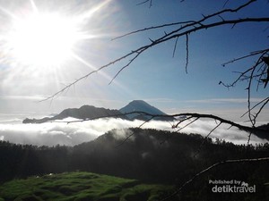 Pemandangan Cantik dari Perbukitan Dieng