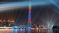 Menara bermandikan cahaya (chineseinterpreter.net)