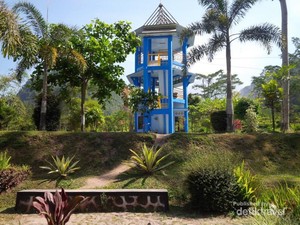 Pemandangan Elok Merapi Dari Menara Pandang Kaliurang