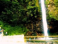 Pemandangan Fantastis Air Terjun Lembah Anai