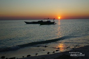 Pemandangan Indah Senja di Tanjung Bira, Bulukumba