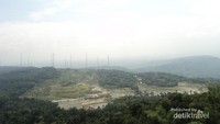 Salah satu pemandangan dari atas gunung.