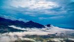 Pemandangan Luar Biasa dari Atas Gunung Batu Jonggol