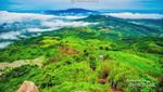 Pemandangan Luar Biasa dari Atas Gunung Batu Jonggol