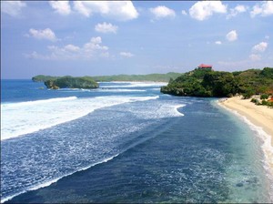 Pemandangan Memikat di Pantai Sundak, Yogyakarta