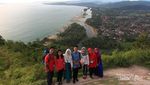 Pemandangan Memukau dari Bukit Langkisau, Bikin Tak Berkedip!