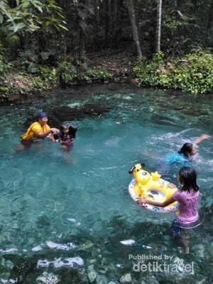 Pemandian Air Tawar Cantik di Pulau Rote, NTT