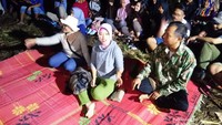 Bupati juga ikutan camping di sini, berbaur bersama warga masyarakat dan pengunjung