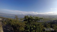 Pemandangan landscape Gorontalo dari puncak benteng otanaha yang tinggi