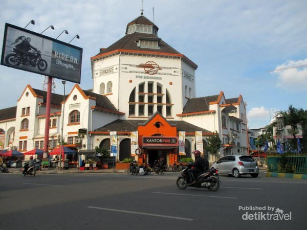 Penampakan Gedung Kantor Pos Medan yang Antik