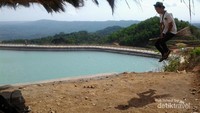 Telaga Embung adalah sebuah telaga di atas gunung api purba Nglanggeran.