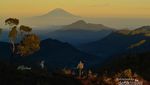 Penampakan Puncak Gunung Tertinggi Kedua di Pulau Jawa