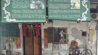 Mural yang menyemarakkan bangunan toko tua