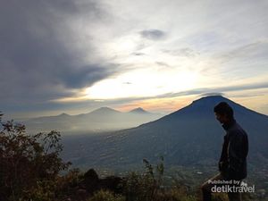 Pendakian Gunung Sindoro via Kledung Tutup Lagi di Oktober
