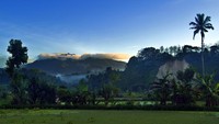 Gunung Pesagi (sumber: panoramio.com)