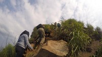 Tak begitu tinggi namun trek tak bisa dikatakan mudah