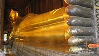 Patung Buddha tidur