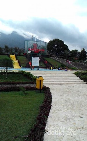 Pengalaman Beda Menginap di Tenda Ala Mongolia, Bogor