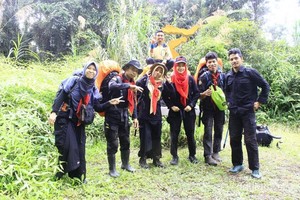 Pengalaman Ekstrem Mendaki Gunung Tertinggi di Sulawesi Tenggara