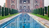 Salah satu bangunan yang terdapat di kawasan kompleks Taj Mahal