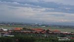Pengalaman Langka, Lihat Bandara Soekarno Hatta dari Atas Atap