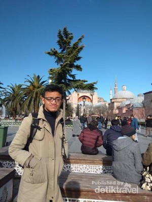 Pengalaman Traveling ke 7 Negara Secara Gratis