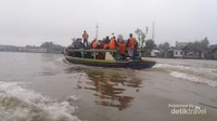 wisatawan menuju Lok Baintan