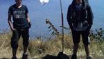 Pengibaran Merah Putih di Puncak Cikuray Saat Bulan Puasa
