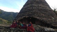 Anak-anak di Desa Wae Rebo