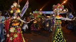 Penuh Warna dan Bunga di Semarang Night Carnival 2012