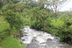 Perawan Cantik dari Cianjur Itu Bernama Curug Ngebul