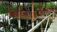 gazebo untuk bersantai