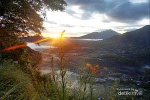 Percaya Nggak Bali Punya Desa Secantik Ini?