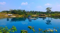 Pesona Biru dari  Telaga Biru Cigaru