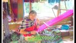 Perempuan Suku Karen, Si Cantik Berleher Jenjang dari Thailand