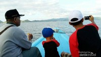 Serunya naik kapal ke Pulau Rinca