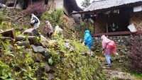 Jalur berbatu dan menanjak
