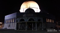 Kubah Shakhrah atau dome of the rock disaat malam