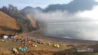 Suasana pagi hari di Ranu Kumbolo