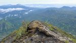 Perjuangan Mendaki Gunung Inerie, Piramida Alam di Flores