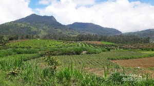 Perjuangan Menuju Situ Cisanti di Sungai Citarum