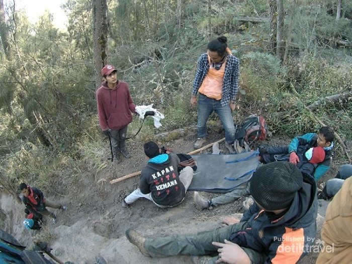 Perjuangan selamatkan pendaki di blank 75 semeru