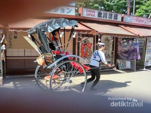 Perkasanya Wanita Jepang, Terbukti Jadi Penarik Becak