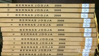 Tumpukan koran lawas